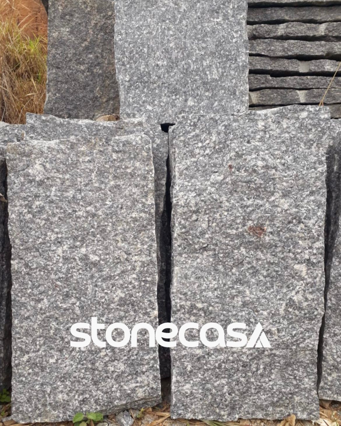 Pedra Miracema Olho de Pombo | Pedra Miracema Stone Casa® — Pedras Naturais Eco-Friendly Pedra Miracema Olho de Pombo — Pedra Miracema Stone Casa® eco-friendly